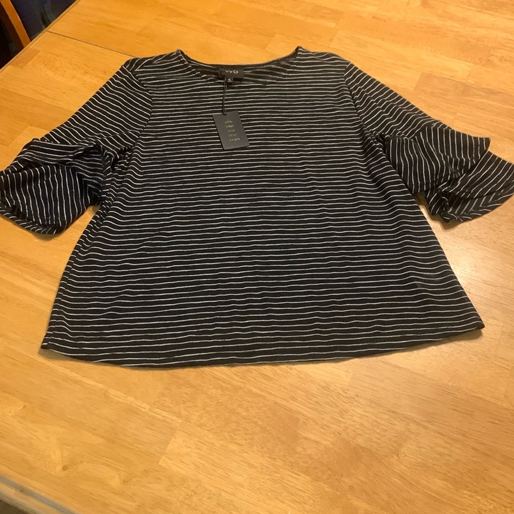 W5 Women’s Top NWT